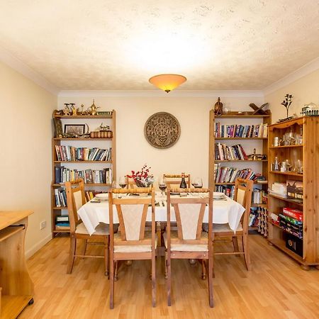 Central & Stylish 3 Bedroom, 2 Bath, Free Parking エディンバラ エクステリア 写真