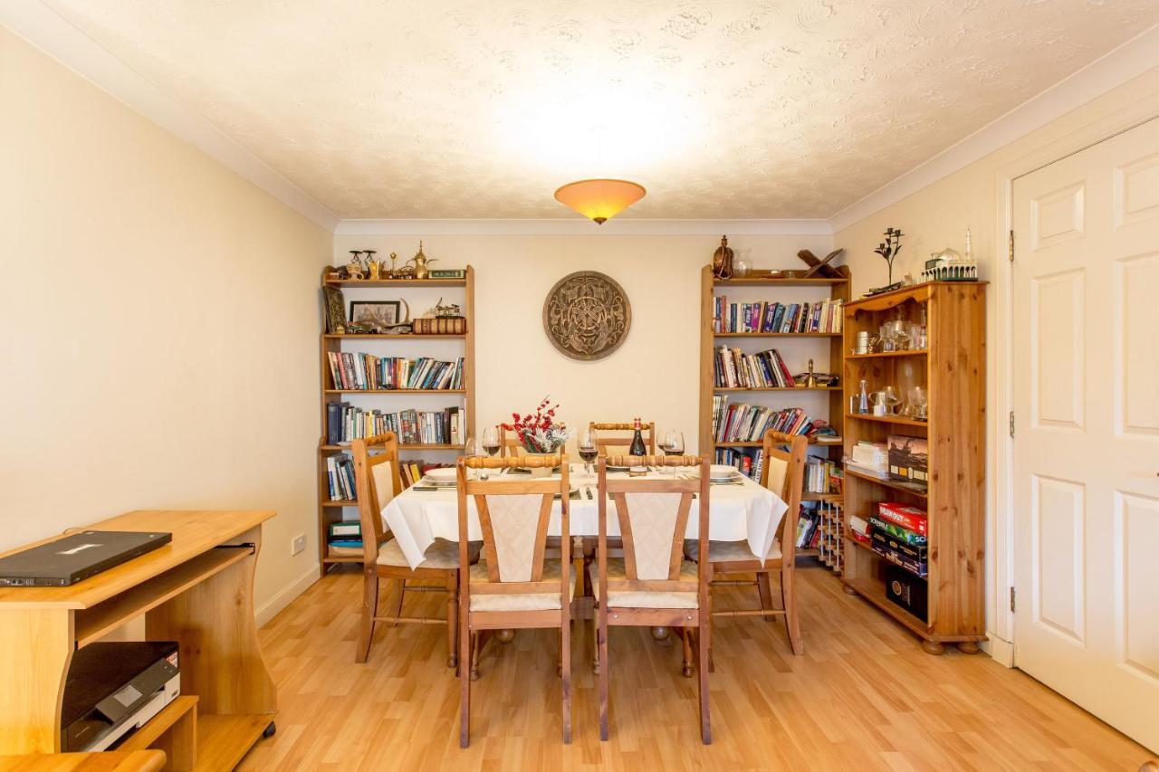 Central & Stylish 3 Bedroom, 2 Bath, Free Parking エディンバラ エクステリア 写真