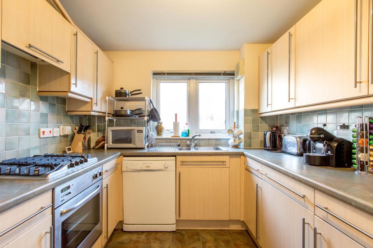 Central & Stylish 3 Bedroom, 2 Bath, Free Parking エディンバラ エクステリア 写真