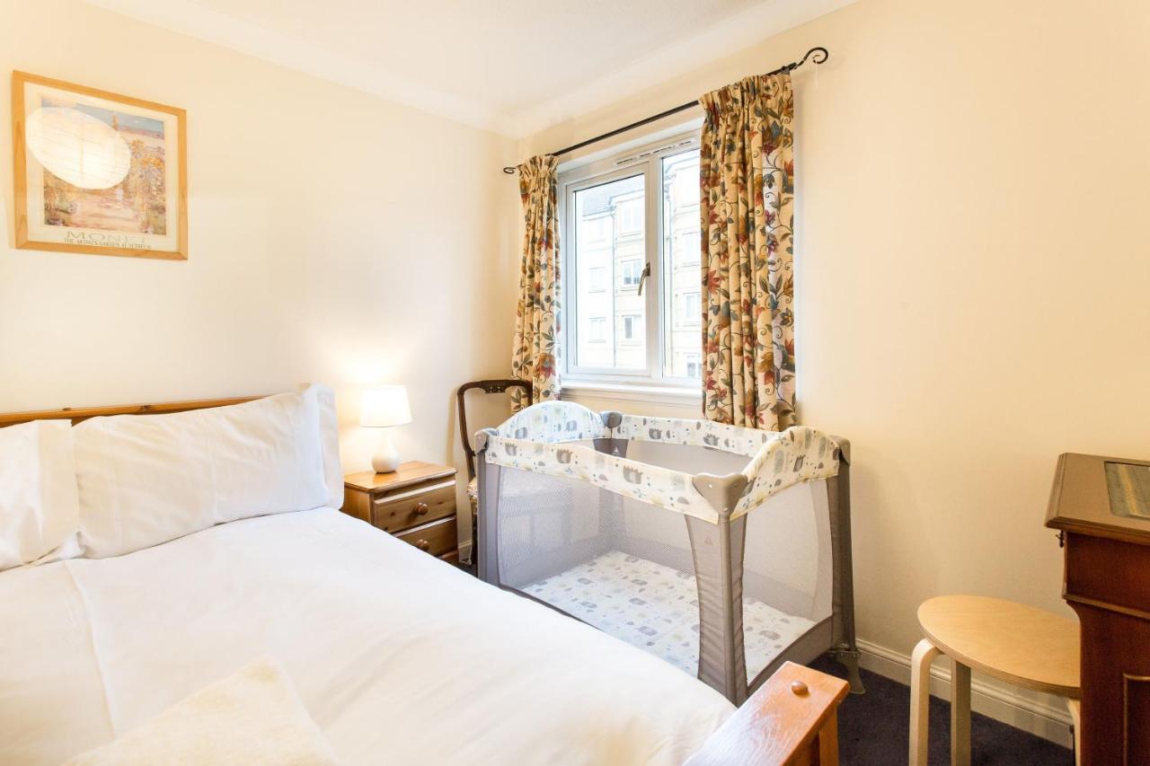 Central & Stylish 3 Bedroom, 2 Bath, Free Parking エディンバラ エクステリア 写真
