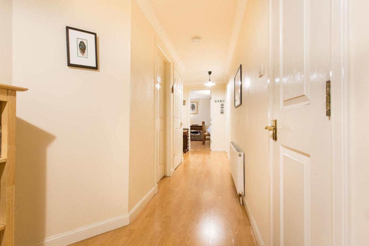 Central & Stylish 3 Bedroom, 2 Bath, Free Parking エディンバラ エクステリア 写真