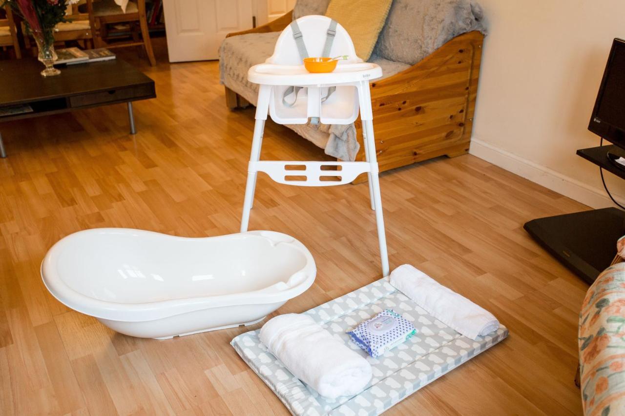 Central & Stylish 3 Bedroom, 2 Bath, Free Parking エディンバラ エクステリア 写真
