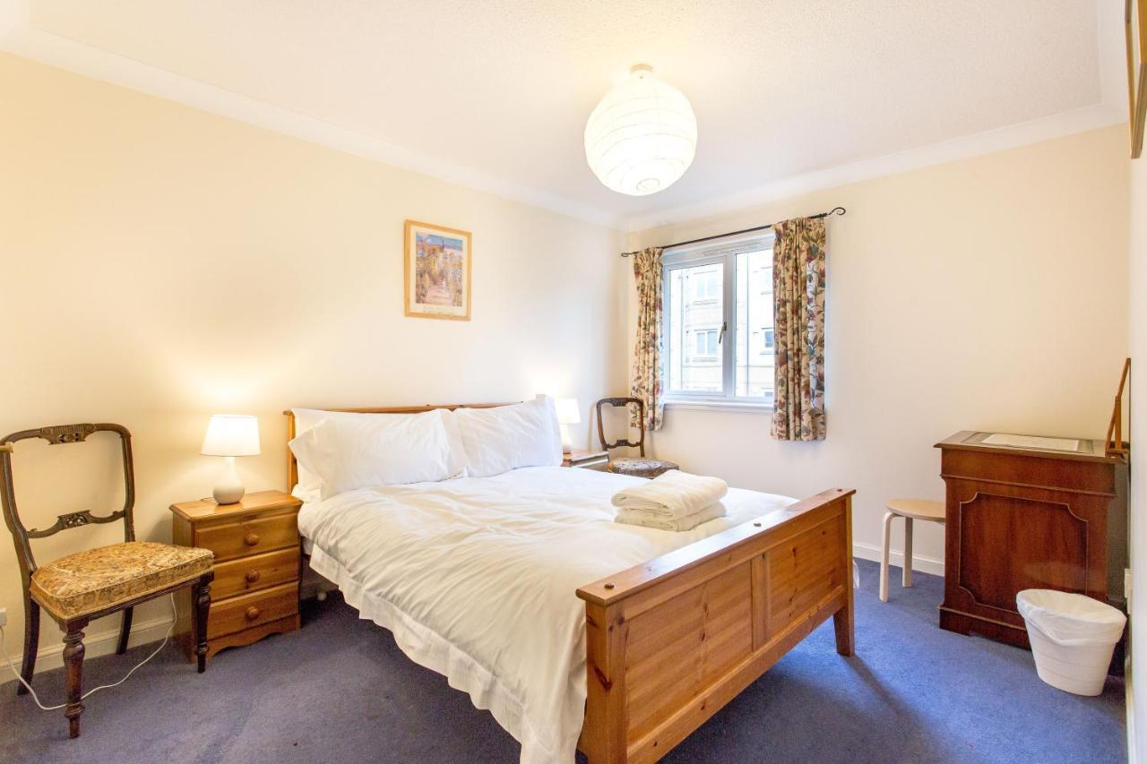Central & Stylish 3 Bedroom, 2 Bath, Free Parking エディンバラ エクステリア 写真